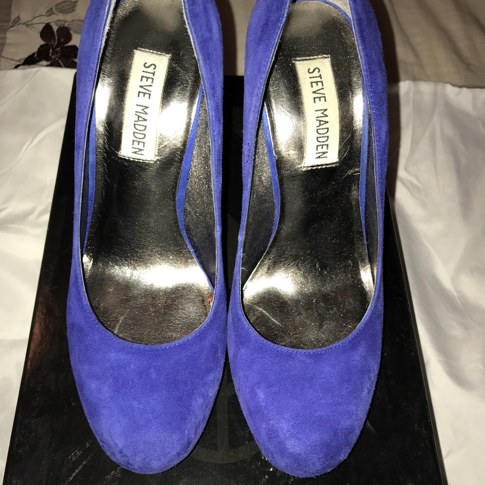 Suede Steve Madden Pumps